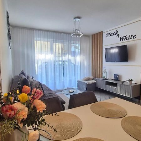Apartament Black-White เมียลโน ภายนอก รูปภาพ