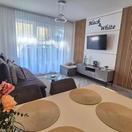 Apartament Black-White เมียลโน ภายนอก รูปภาพ