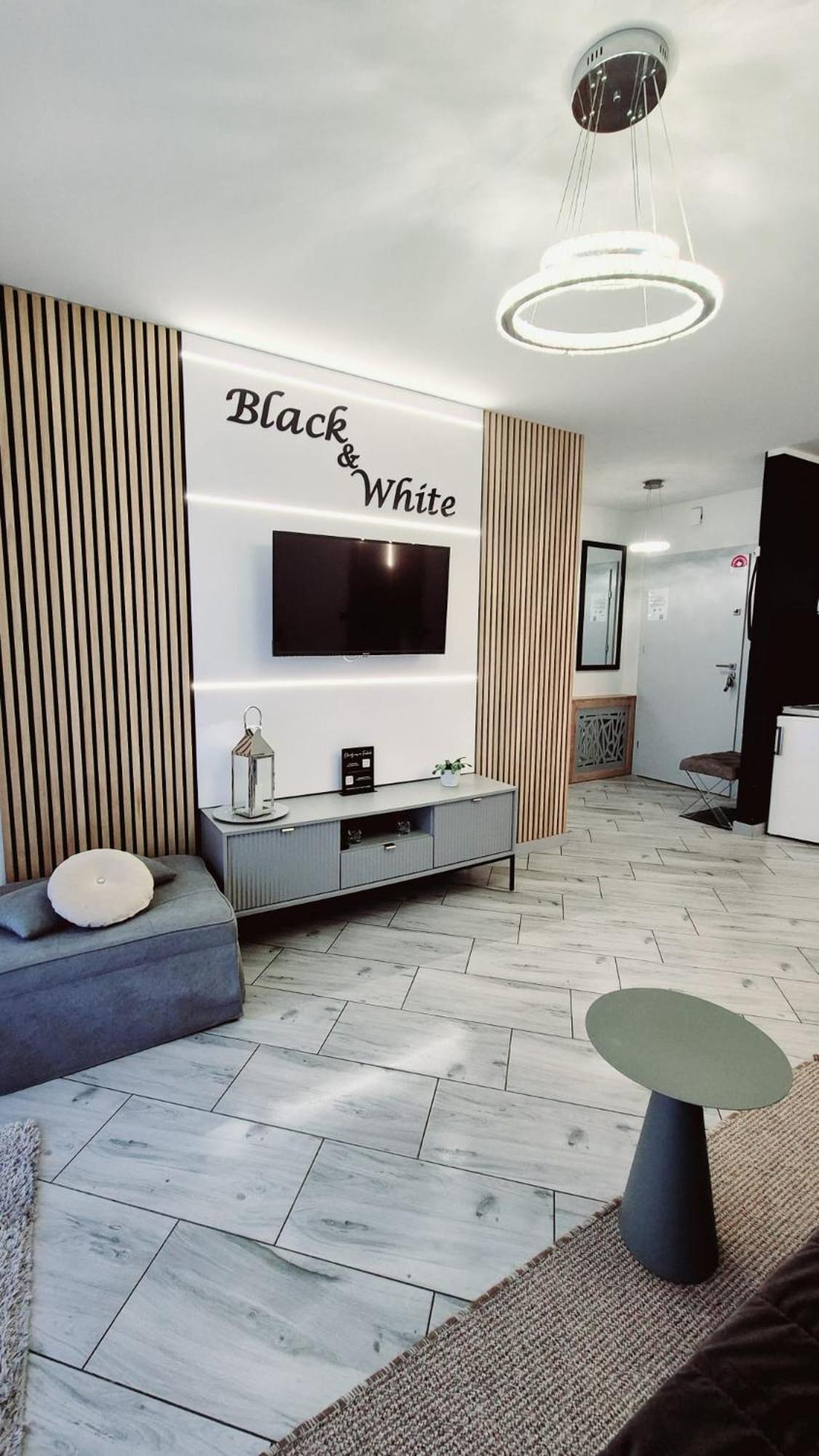 Apartament Black-White เมียลโน ภายนอก รูปภาพ